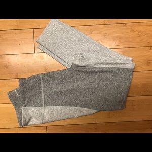 Outdoor Voices 3/4 Two-Tone Warmup Legging
